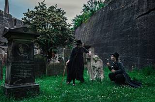 St James' Secret Garden Cemetery Shivers Geistertour