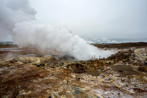 Reykjavík : Région des volcans-Grindavík, sources d'eau chaude et champs de lave