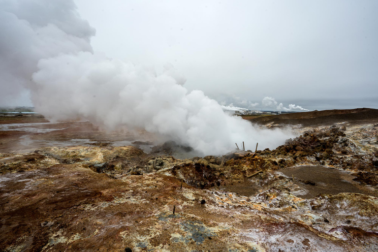 Reykjavík : Région des volcans-Grindavík, sources d'eau chaude et champs de lave