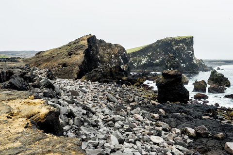 Reykjavík : Région des volcans-Grindavík, sources d'eau chaude et champs de lave
