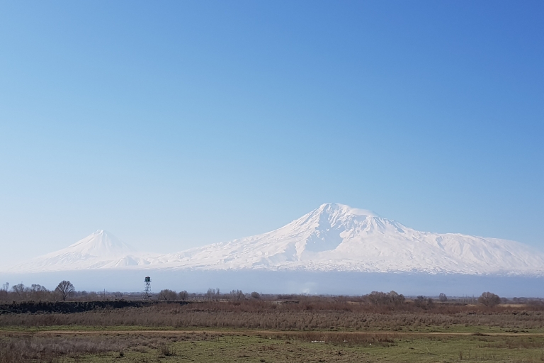 Van Yerevan: berg Ararat kloosters en wijnmakerij TourZie kloosters en oudste wijnmakerij ter wereld