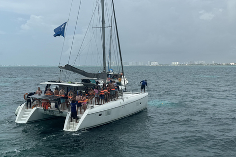 Catamarano illimitato per Isla Mujeres da Playa del carmen