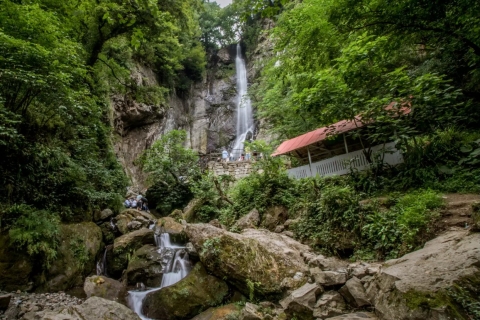 Gonio Makhuntseti Wasserfall Lokale Familie WeinverkostungMakhuntseti