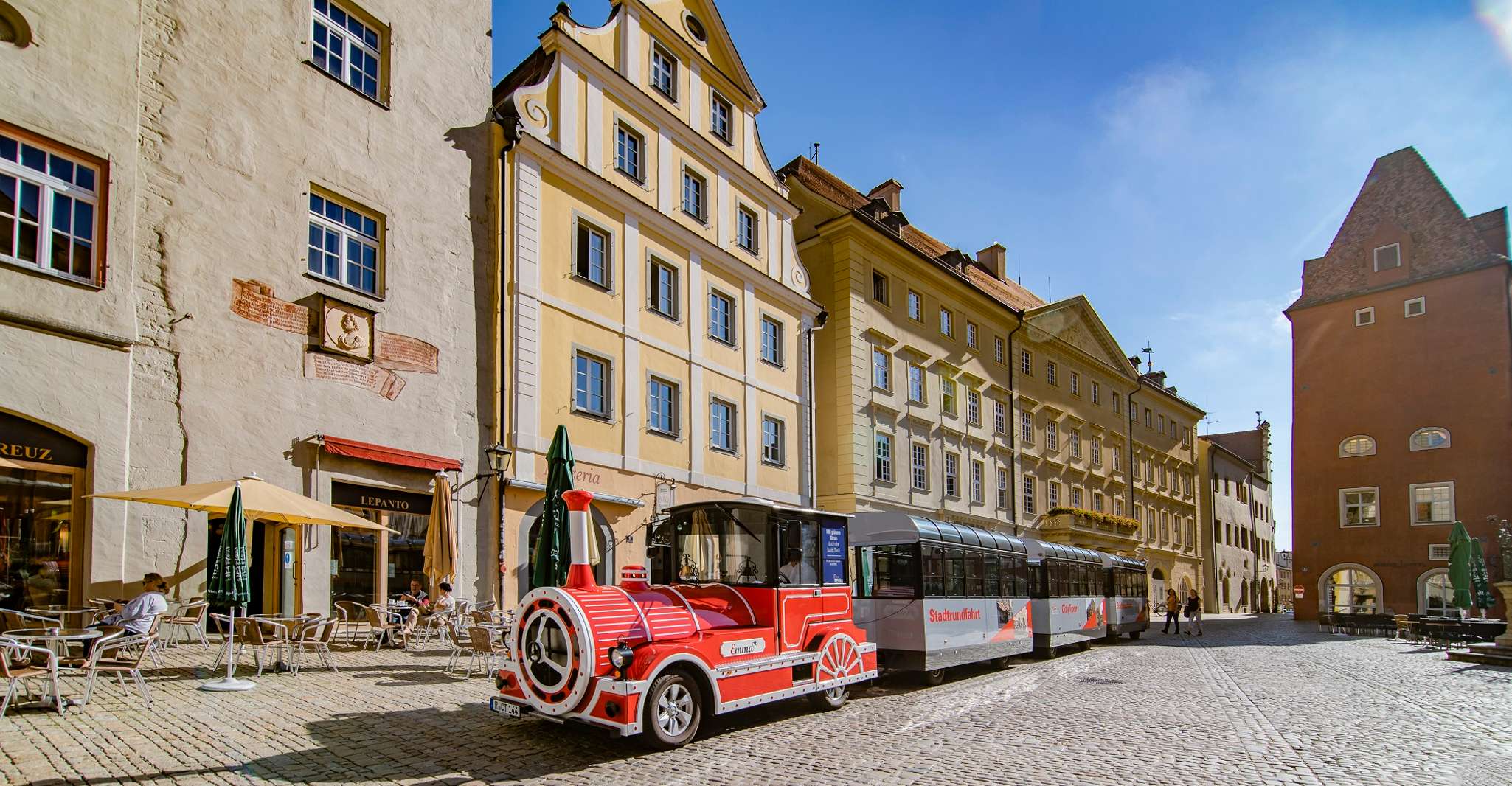 Regensburg, Sightseeing Train City Tour with Audio Guide - Housity