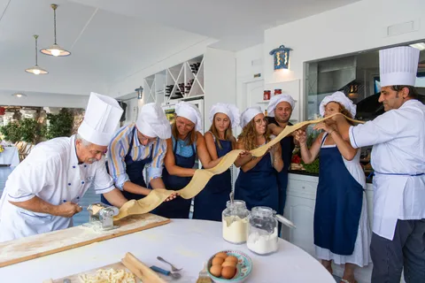 Praiano - matlagningskurs med middag Matlagningskurs med middag med utsikt över havet