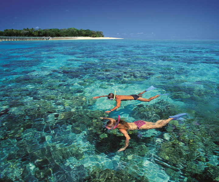 From Cairns: Full-Day Green Island Cruise