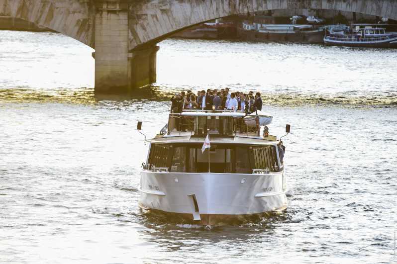 paris sunset cruise on the seine river with aperitif