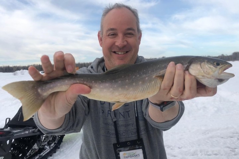 Fairbanks : visite guidée de la pêche sur glace