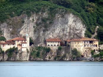 Stresa: Private Cruise to Santa Caterina del Sasso