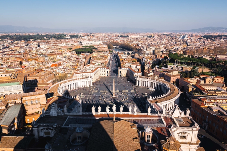 Czarująca wycieczka do Bazyliki św. Piotra i Grot WatykańskichPółprywatna wycieczka po włosku