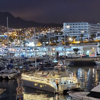 Tenerife: Sunset Catamaran Tour with Transfer, Food & Drinks