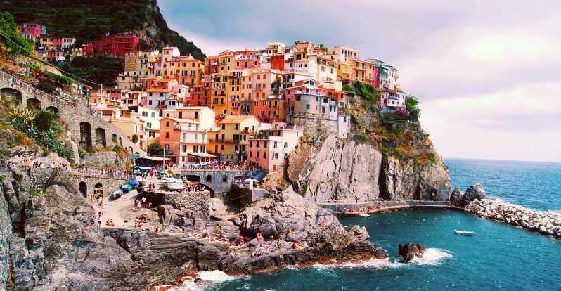 Cinque Terre guided tour with Lucca from Florence