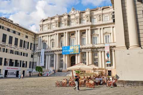 Genoa: Historical Centre City Exploration Game