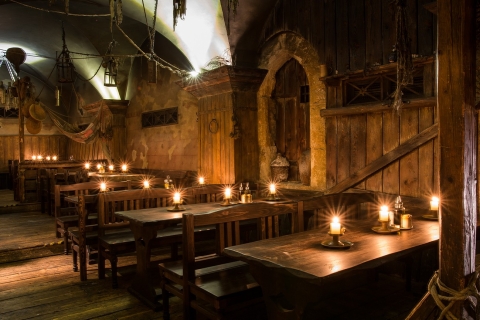 Praga: średniowieczna kolacja z transferami