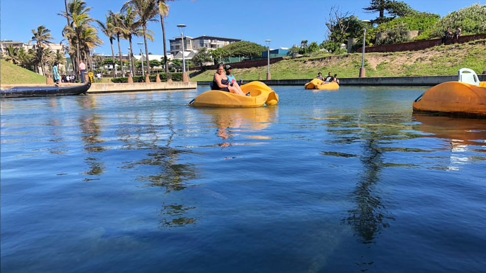 Durban Alquiler De Barcas A Pedales Por Los Canales De Waterfront Getyourguide