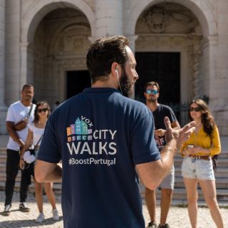 Lisbona: tour a piedi di Alfama e centro con audioguida