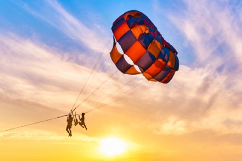 Makadi Baai: Rondleiding door de stad en parasailavontuurRondleiding door Hurghada en Parasailing Avontuur