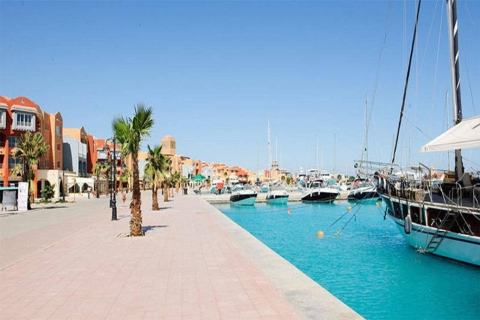 Hurghada: Stadtrundfahrt und Parasailing-Abenteuer mit Mittagessen