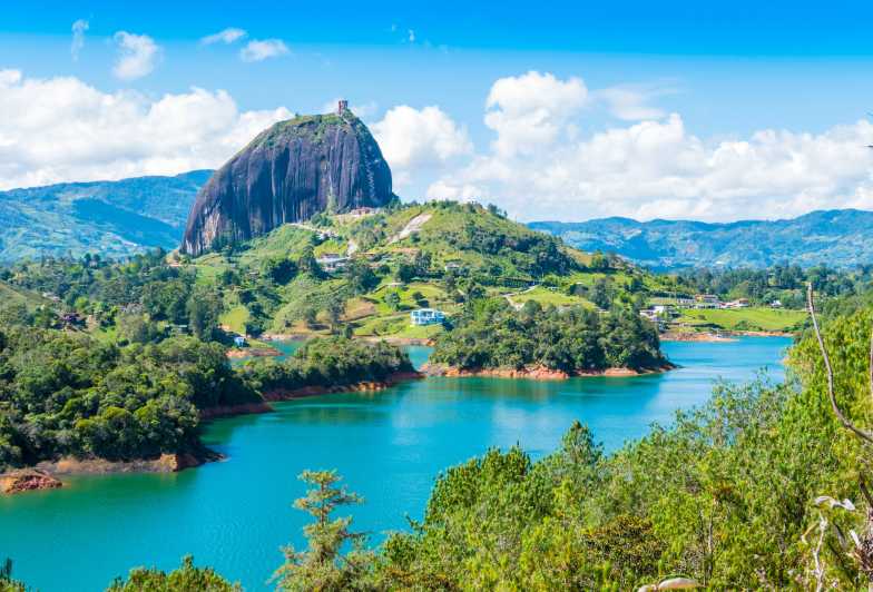 From Medellín: Guatape & El Peñol Rock Trip with Boat Tour