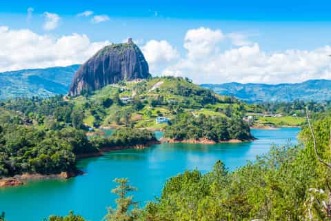From Medellin: Guatape El Peñol with Boat, Breakfast & Lunch