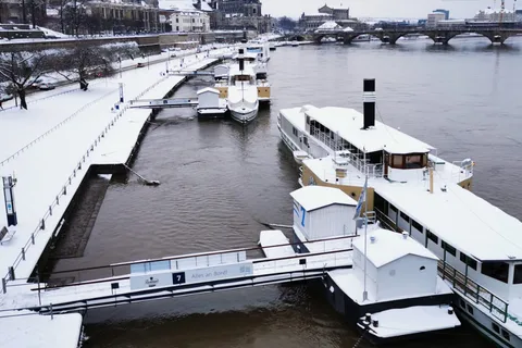 Dresden: Paddle Steamer Winter Cruise to Pillnitz
