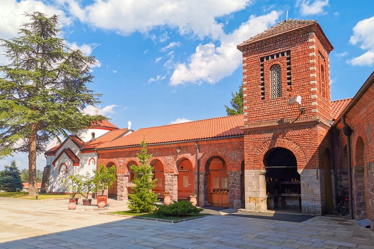 Belgrad: Studenica-Kloster & Zica-Kloster GanztagestourVon Belgrad aus: Tagesausflug zu den Klöstern Studenica und Zica
