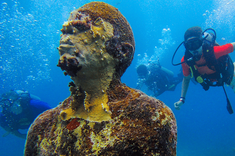 Cancun : École de plongée sous-marine AquaworldPlongée sous-marine du musée d'art