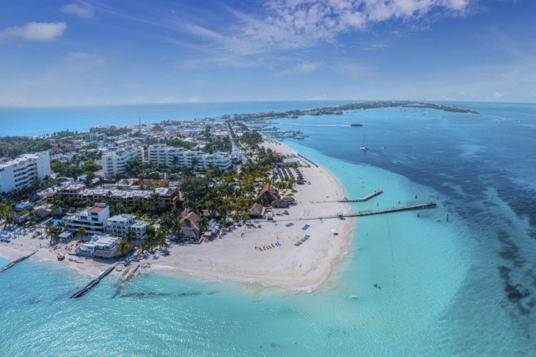 Von Cancun aus: Katamaran zur Isla Mujeres, Schnorcheln & Beach ClubKatamaran Light Zulassung