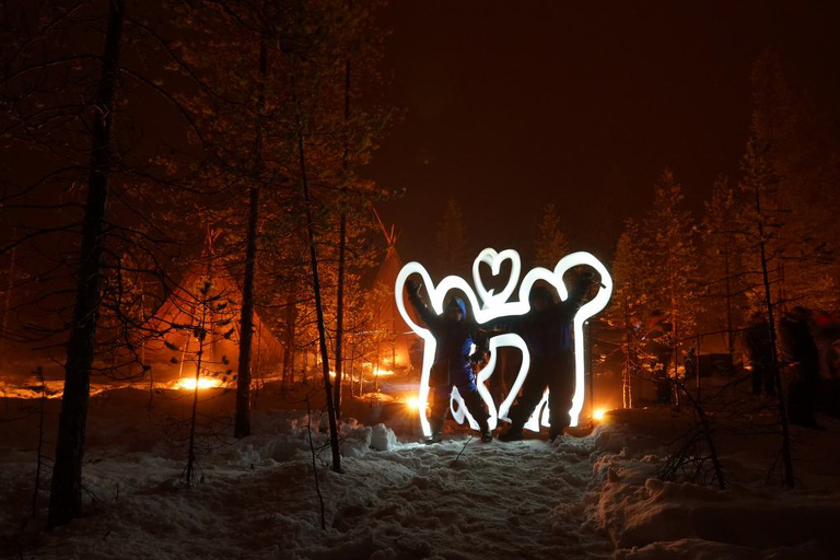 Levi: Tour fotografico a caccia di aurore borealiLevi: tour fotografico di caccia all&#039;aurora boreale