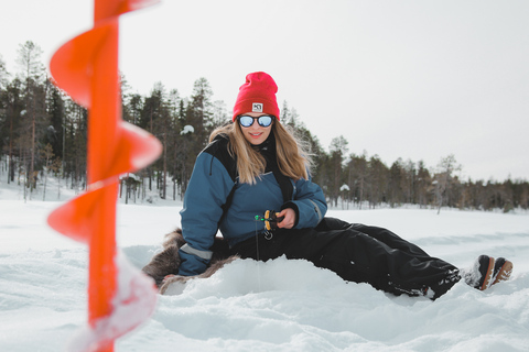 Levi: tour finlandés de pesca en hielo en coche