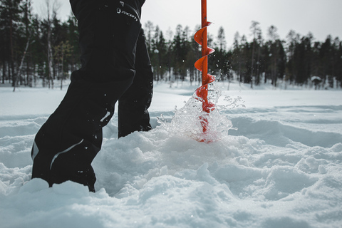 Levi: tour finlandese di pesca sul ghiaccio in auto