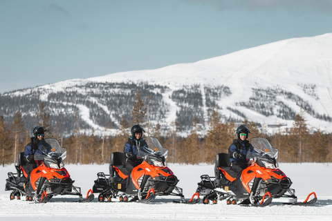 Levi: Gemakkelijke sneeuwscootersafari in de natuurGemakkelijke sneeuwscootersafari in de natuur