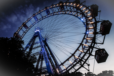 Vienna: Panoramic Night Tour by Bus