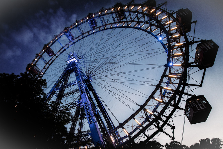 Vienna: Panoramic Night Tour by Bus