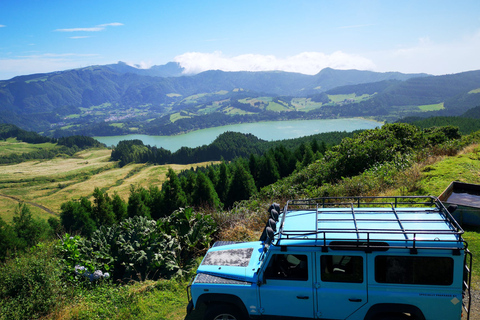 Tour di mezza giornata in 4X4 di Sete Cidades. Fuori dai sentieri battuti.Ponta Delgada: tour in jeep di mezza giornata a Sete Cidades