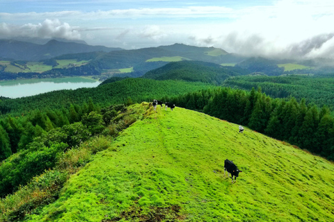 Tour di mezza giornata in 4X4 di Sete Cidades. Fuori dai sentieri battuti.Ponta Delgada: tour in jeep di mezza giornata a Sete Cidades