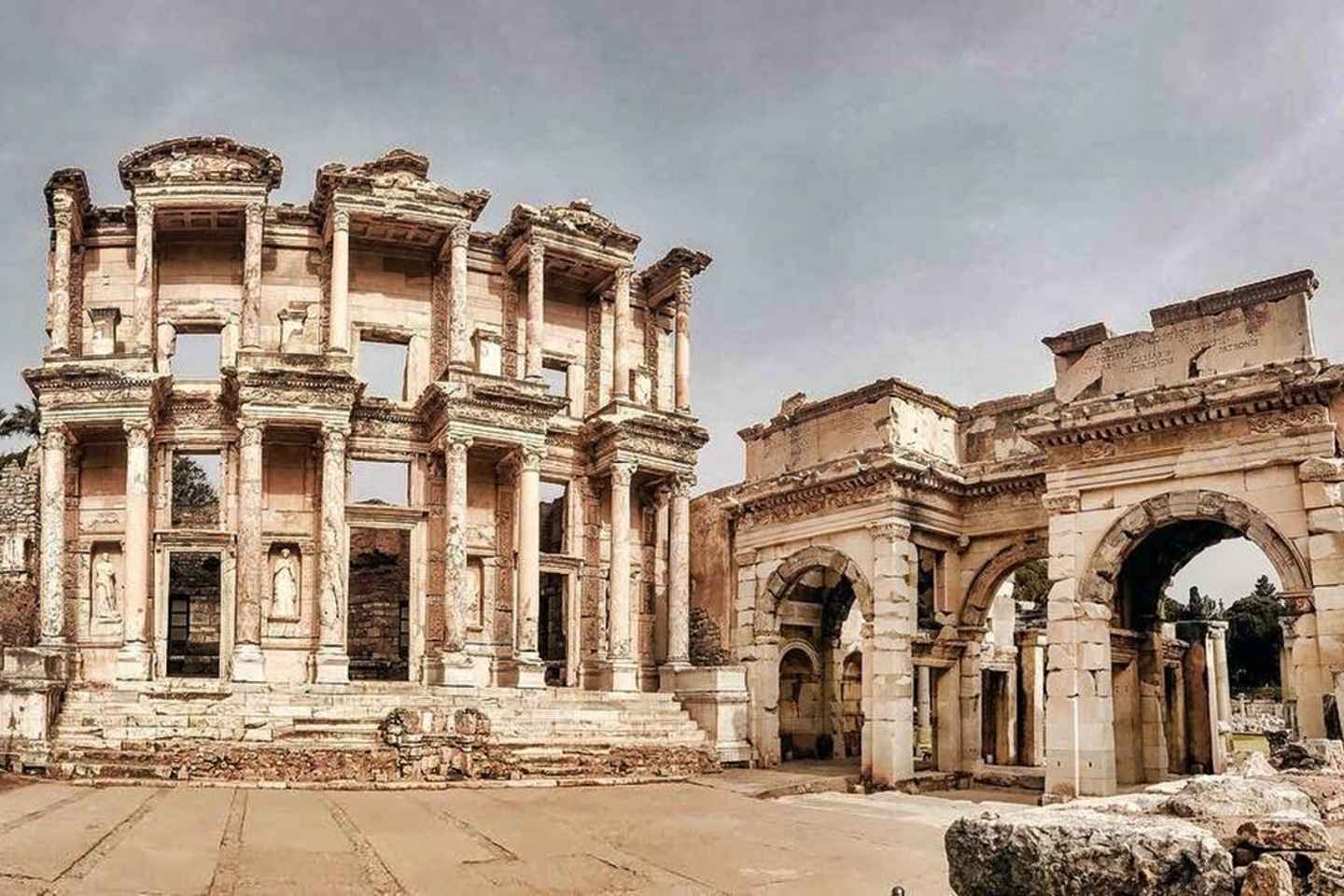 Kusadasi: Ephesus Small Group Tour