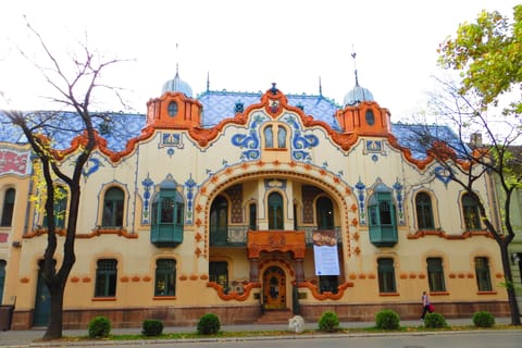 From Belgrade: Tour to Lake Palić, Subotica, & Sombor
