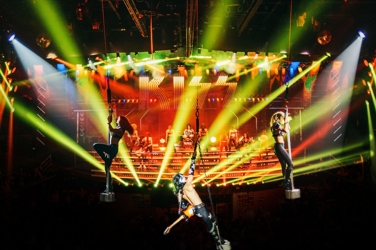 Cancun: Coco Bongo Nightclub Experience Front Row Entrance