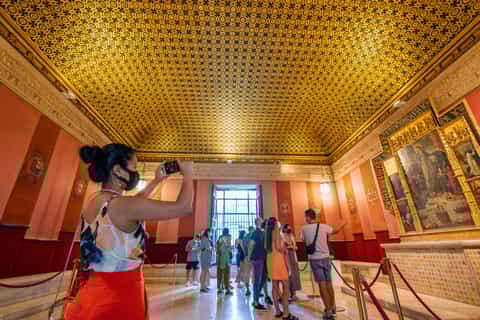 Seville: Alcazar & Cathedral Guided Tour with Giralda Entry