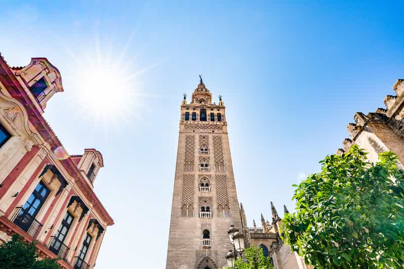 Sevilla: Tour Guiado Al Alcázar Y La Catedral Con Entrada A La Giralda ...