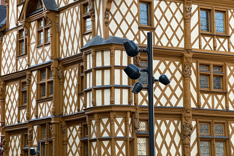 Angers: Château d'Angers, Wine Tasting, and Lunch Tour