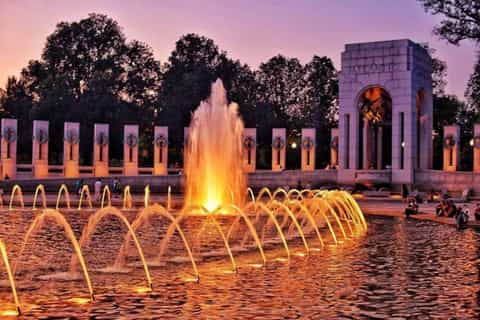 Washington, D.C.: Monuments Self-Guided Walking Tour