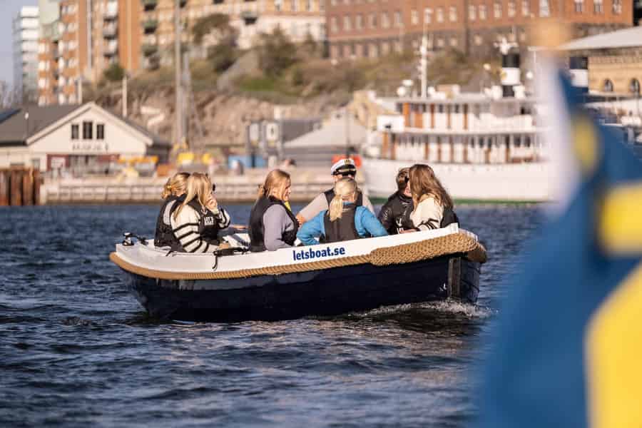 Göteborgs Stadtzentrum: Elektrische Bootstour mit Selbstantrieb. Foto: GetYourGuide