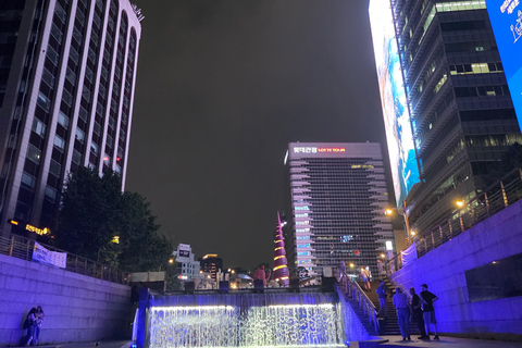 Seoul: Deoksugung Palace Night Tour with Guide