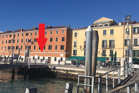 Venezia: Escursione di mezza giornata nella laguna di Murano e BuranoMurano e Burano: punto d&#039;incontro alla stazione