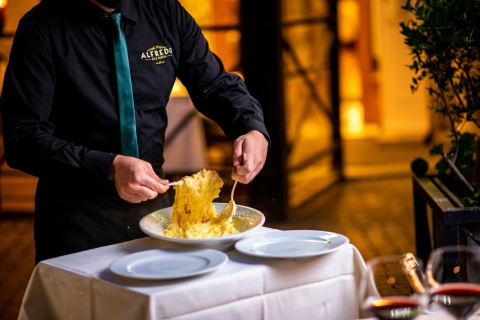 Rome : dîner de star au restaurant Alfredo alla ScrofaCours de cuisine et déjeuner chez Alfredo