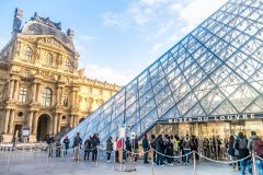 Museu do Louvre: Ingresso c/ Hora Marcada e Guia de Áudio