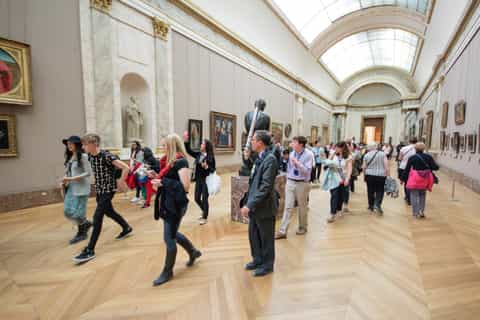 Paris: Louvre Museum Timed-Entrance Ticket and Audioguide