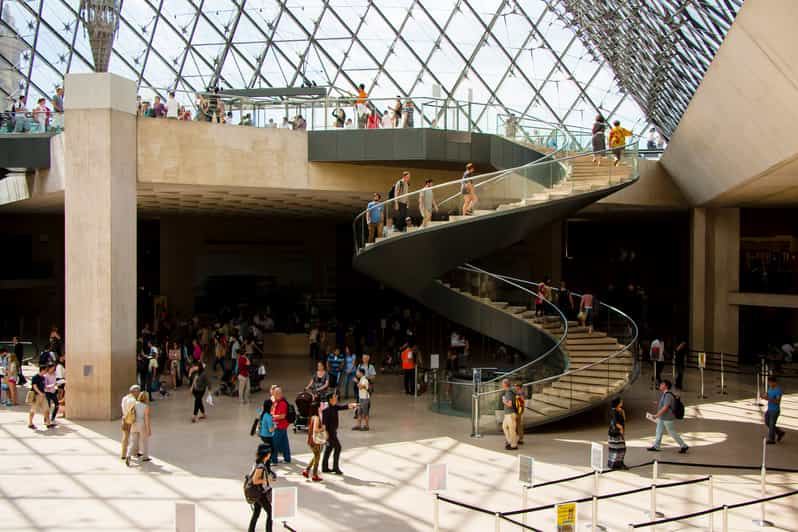 Musée du Louvre billet à entrée programmée et audioguide GetYourGuide